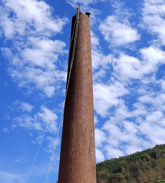 蘭州拆除煙囪公司專業(yè)技術(shù)  開拓創(chuàng)新