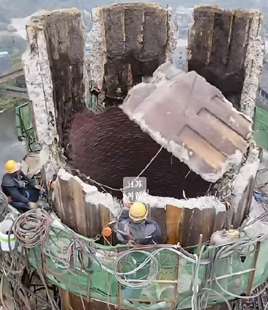 貴陽煙囪拆除公司專業(yè)安全高效的施工團(tuán)隊(duì)